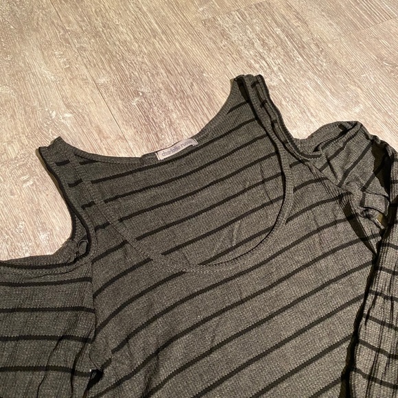 Long sleeve top - Picture 2 of 4